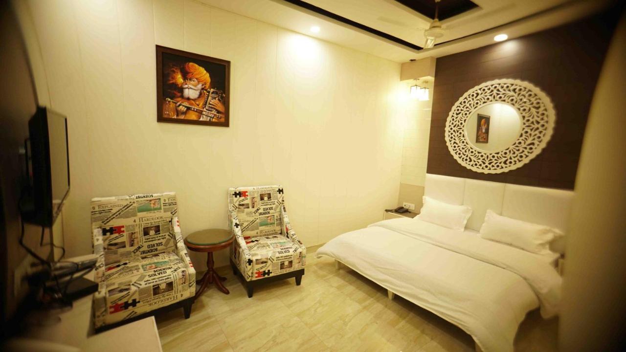 Hotel Soluxe Yamunānagar Екстериор снимка