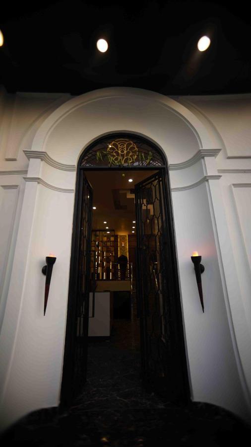 Hotel Soluxe Yamunānagar Екстериор снимка