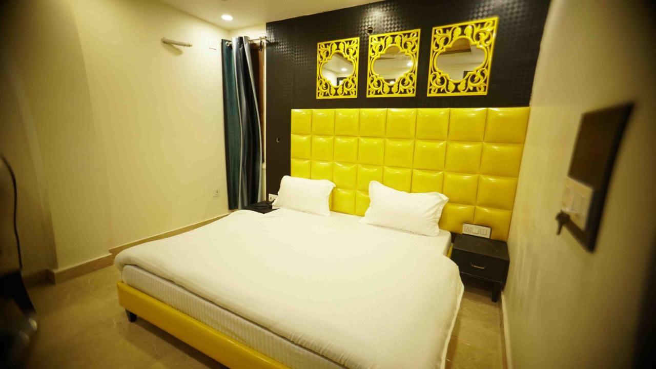 Hotel Soluxe Yamunānagar Екстериор снимка