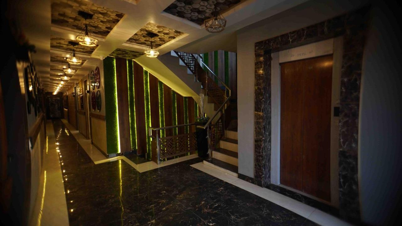 Hotel Soluxe Yamunānagar Екстериор снимка