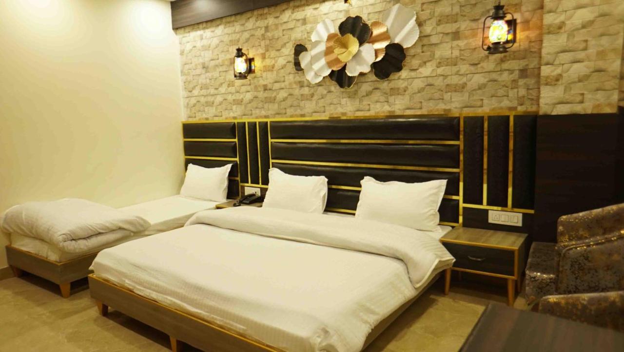 Hotel Soluxe Yamunānagar Екстериор снимка